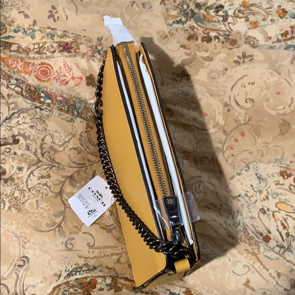 Coach crossbody -mustard -W’s Authentic - Picture 2 of 10